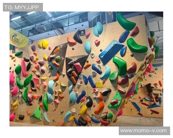 杭州攀岩队包夹战术解析及其在攀岩热点中的重要性探讨 杭州攀岩队包夹战术解析及其在攀岩热点中的重要性探讨